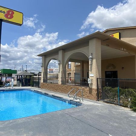 Отель Super 8 By Wyndham Decatur Texas Экстерьер фото